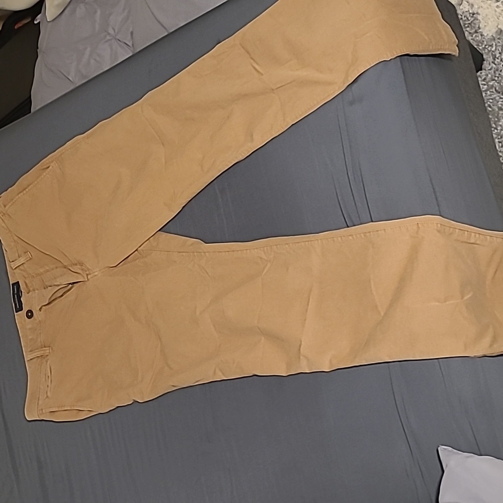 American Eagle Chino pants 33x34